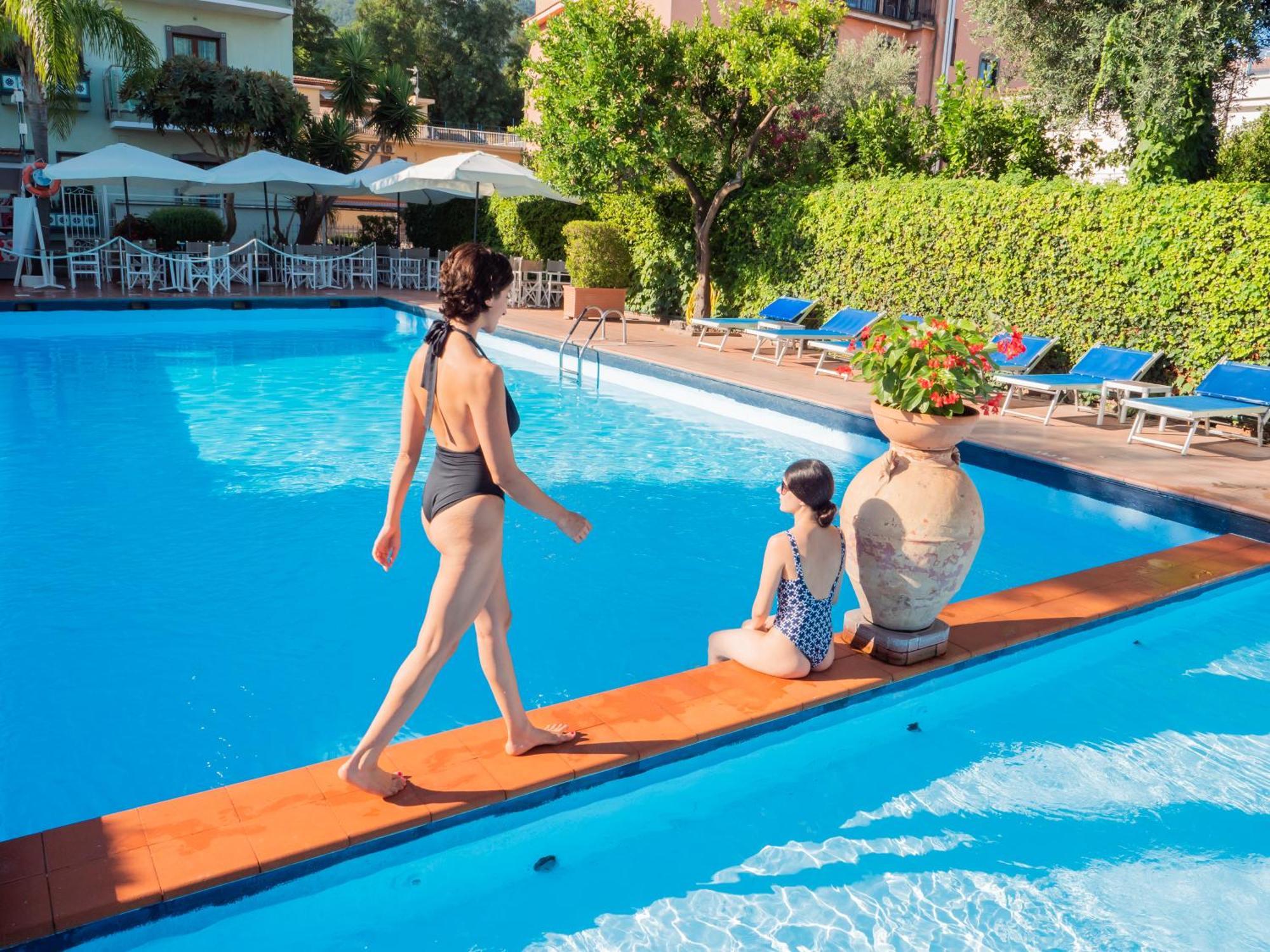 Hotel Central Wellness Sorrento Kültér fotó