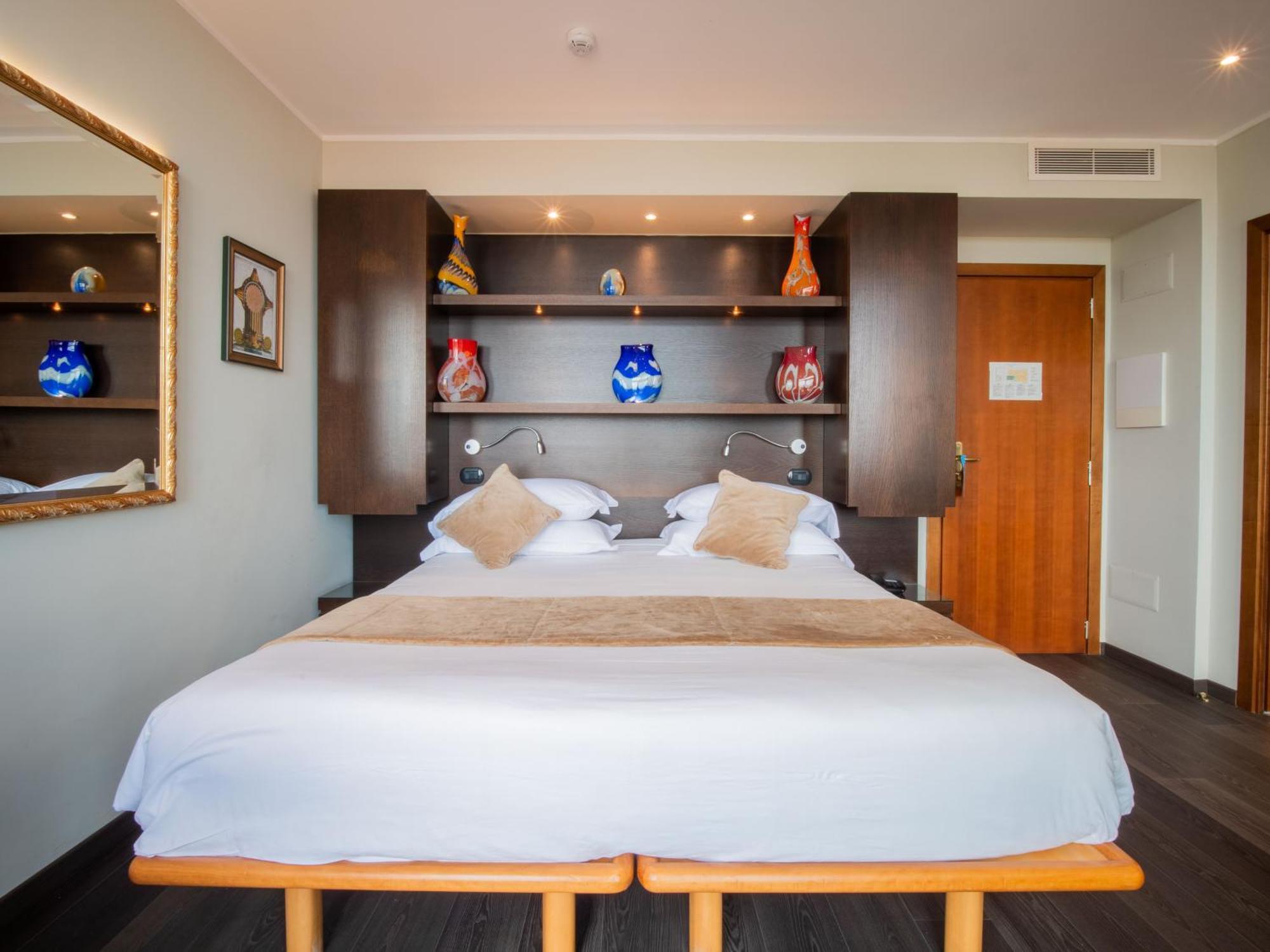 Hotel Central Wellness Sorrento Kültér fotó