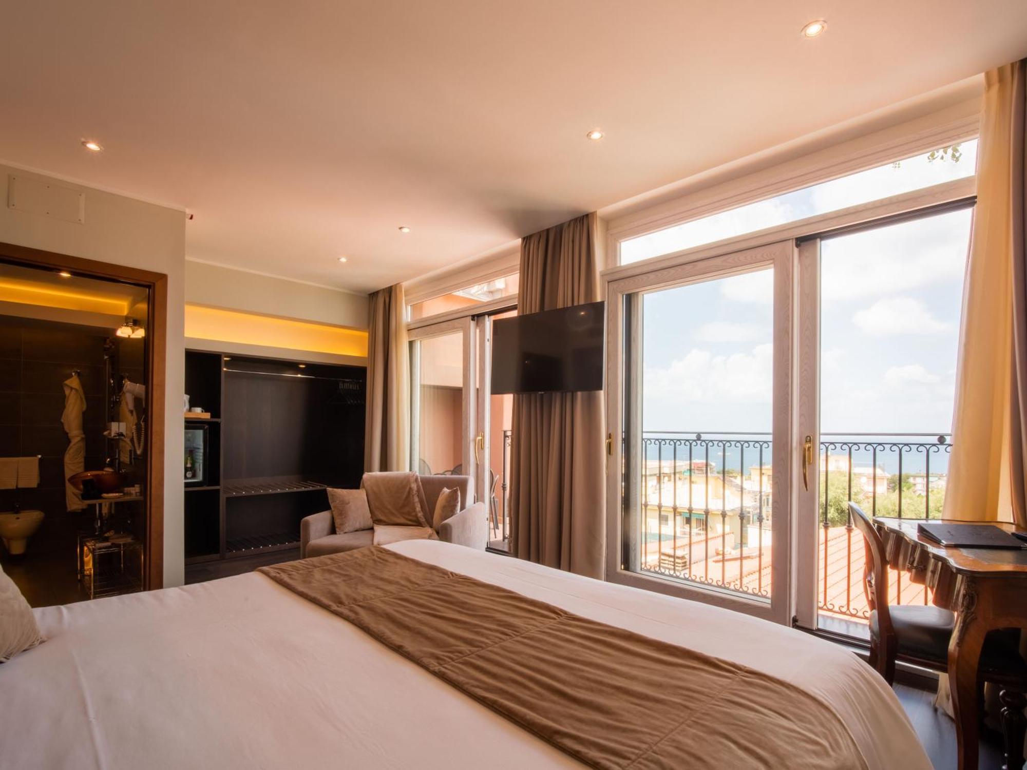 Hotel Central Wellness Sorrento Kültér fotó