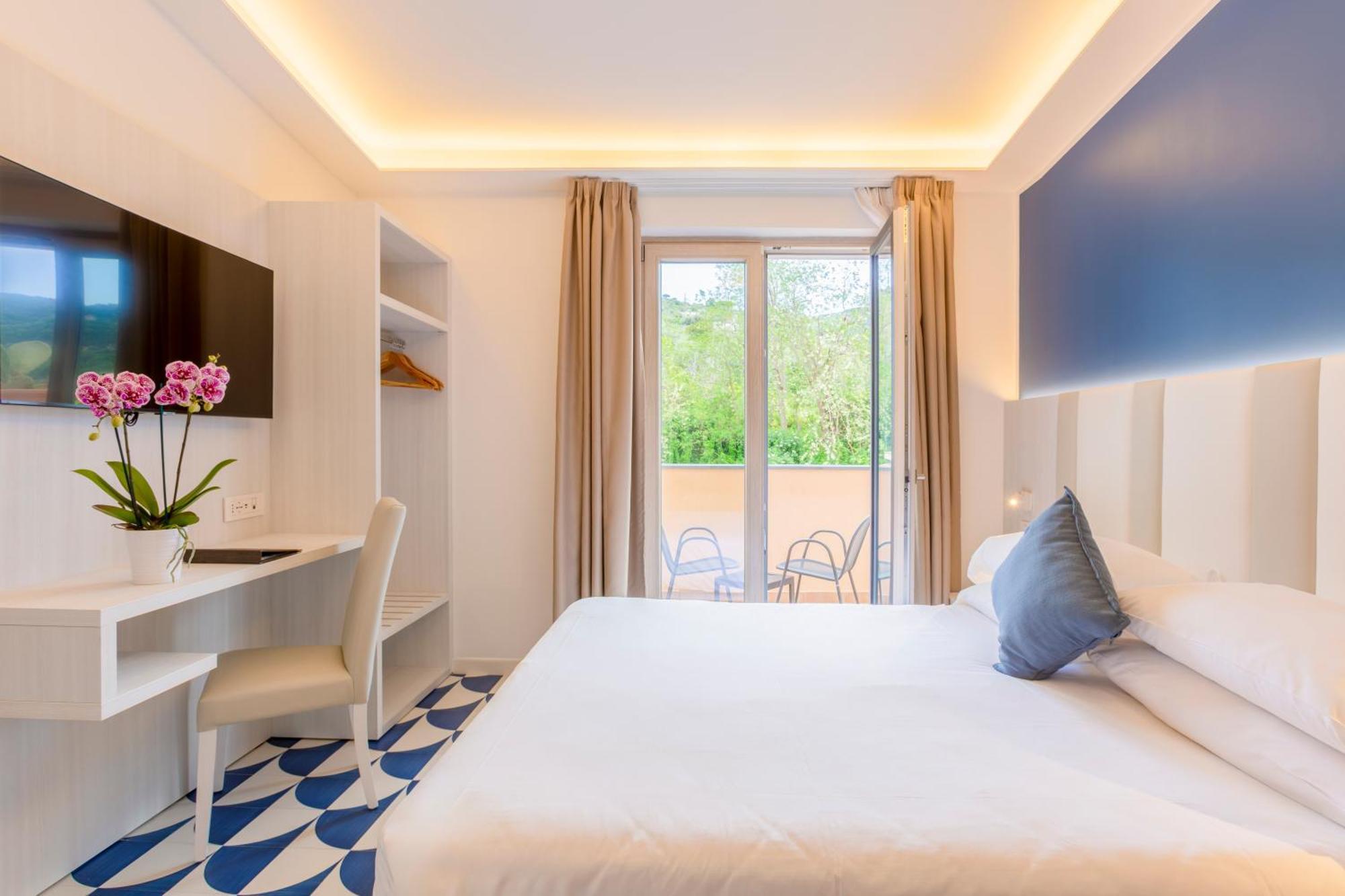 Hotel Central Wellness Sorrento Kültér fotó