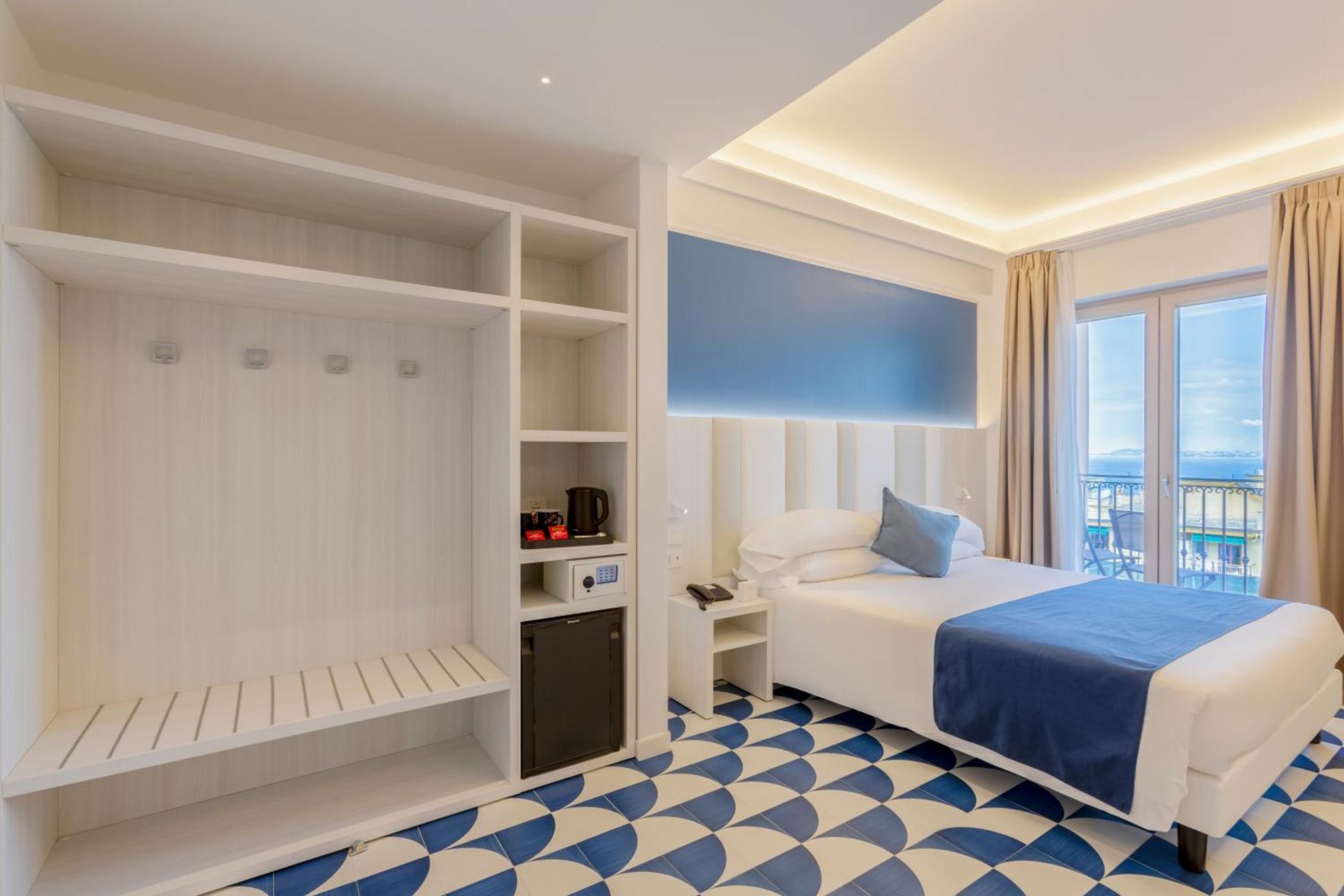 Hotel Central Wellness Sorrento Kültér fotó