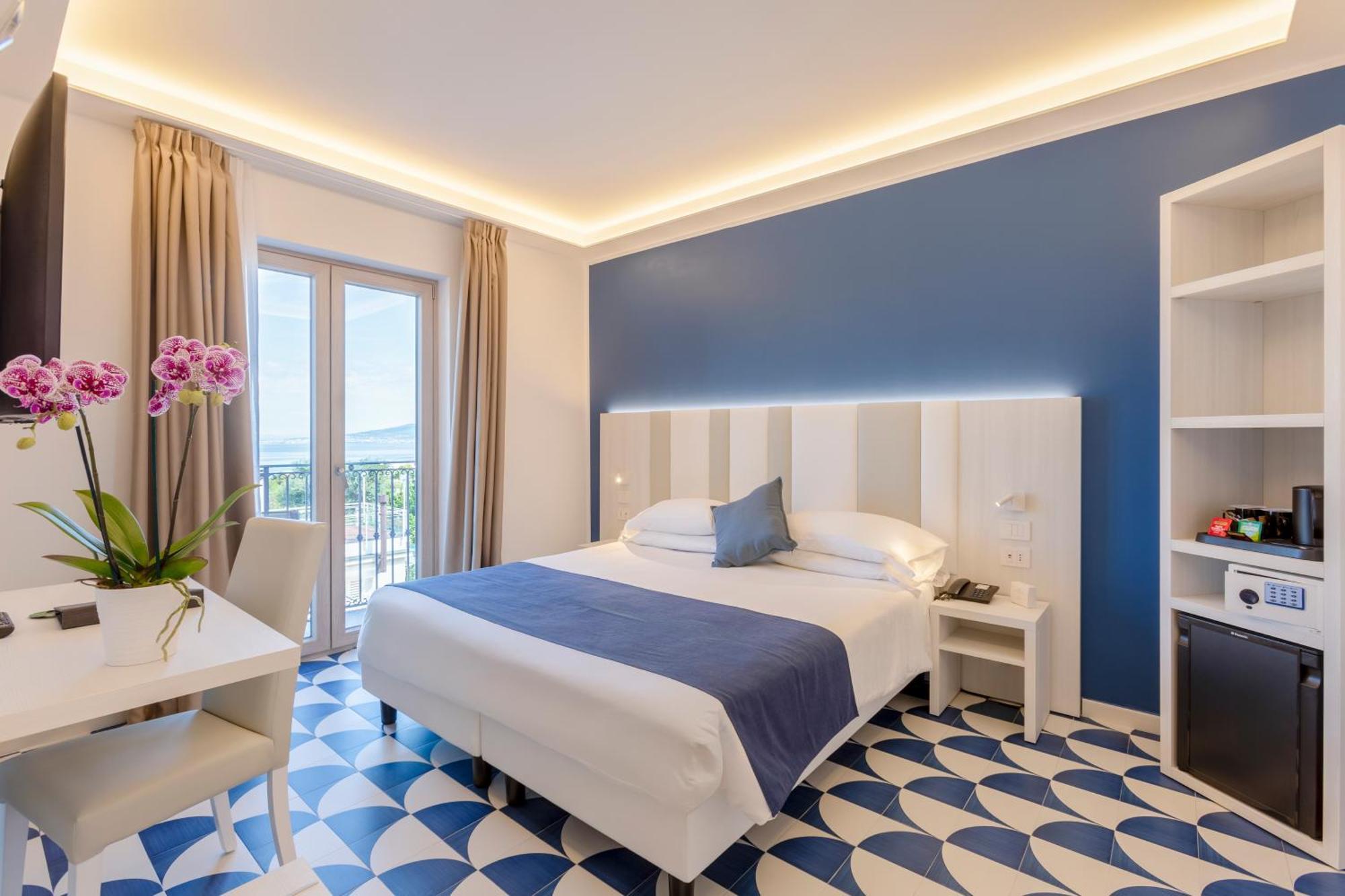 Hotel Central Wellness Sorrento Kültér fotó
